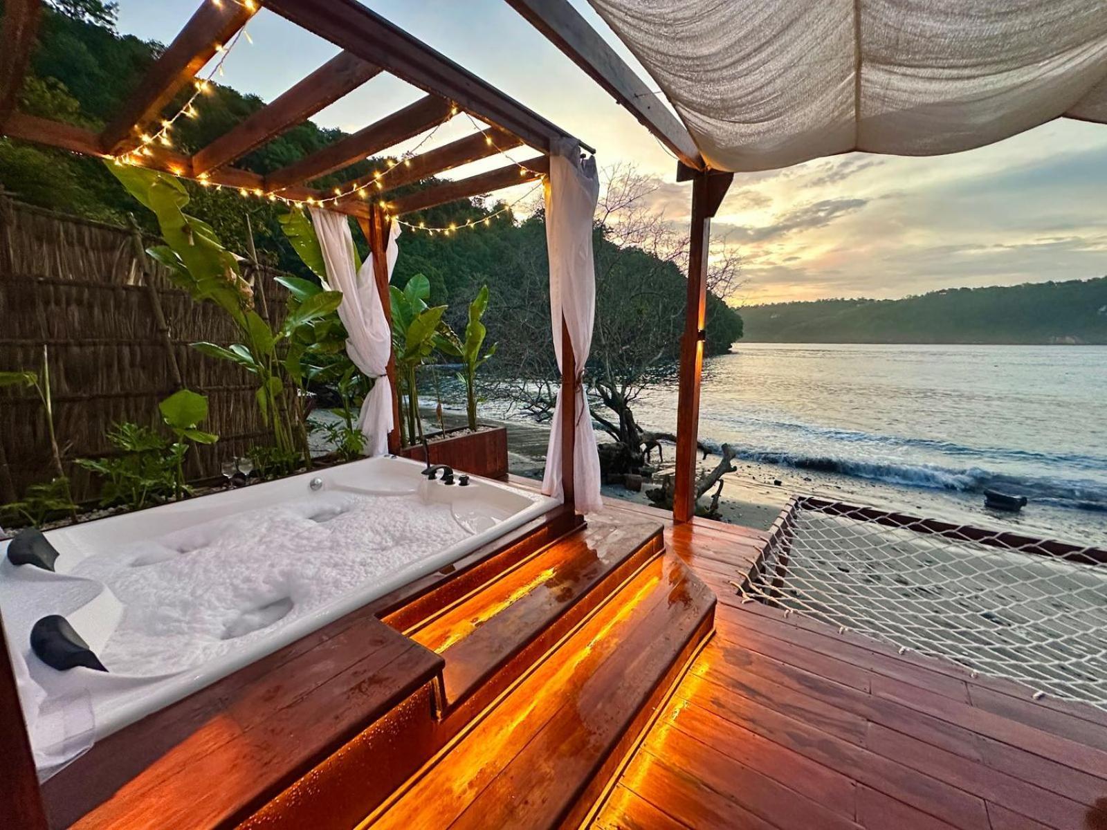 Beachfront Luxury Dome Villas - Gamat Bay Resort Нуса-Пеніда Екстер'єр фото